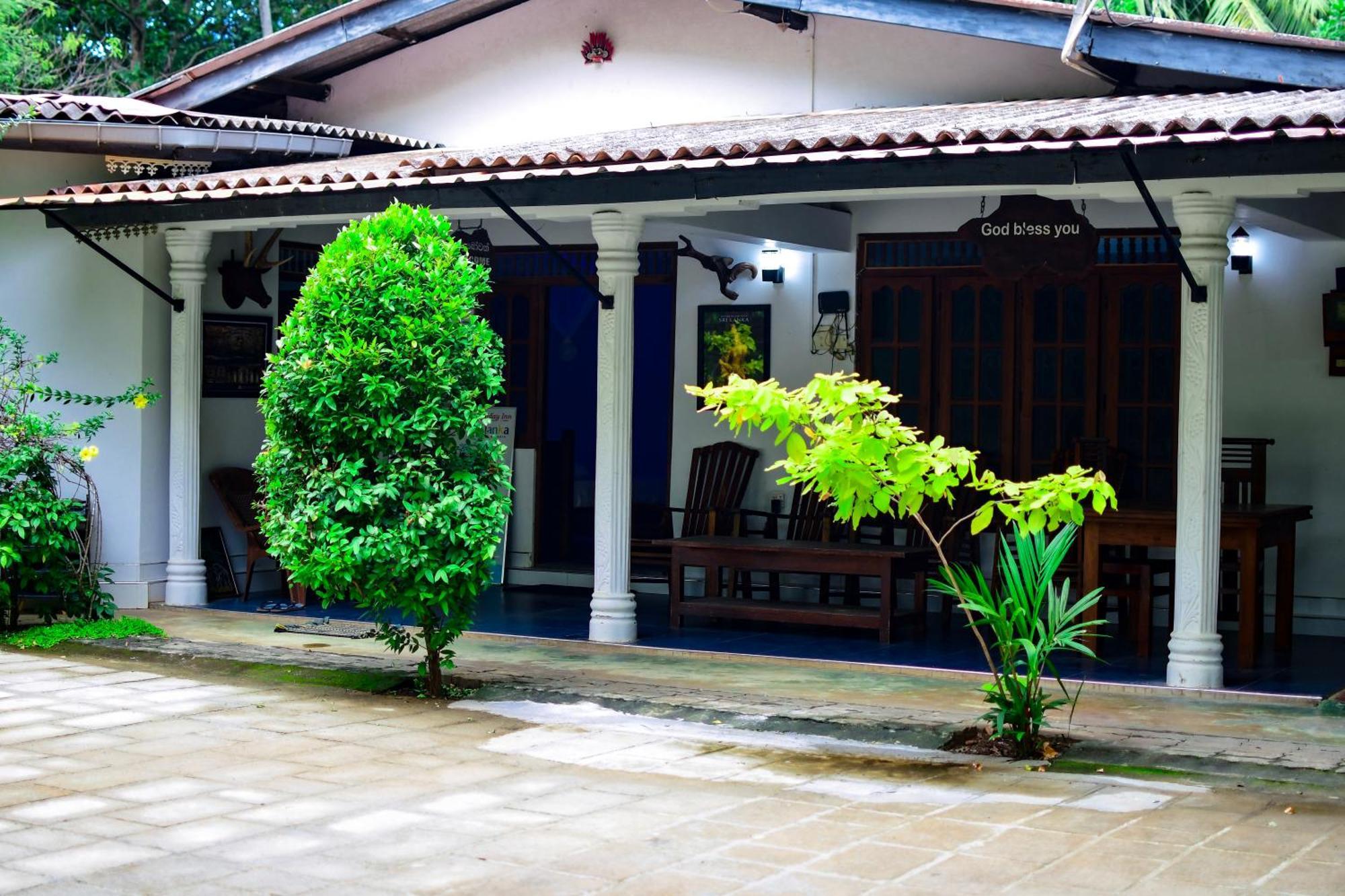 Tourist Holiday Inn Dambulla Exteriör bild